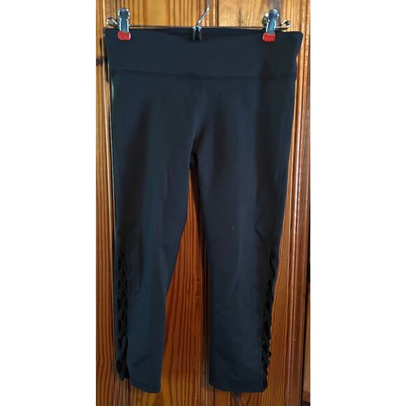 Fabletics brand new black cropped compression quick dry leggings size small - Picture 1 of 5